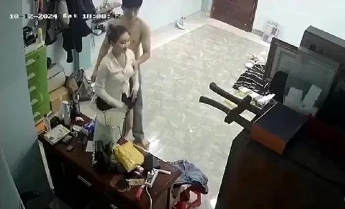 Poster of Chồng vắng nhà vợ trẻ được người tình tặng váy mới và làm luôn 1 nháy tại phòng ngủ