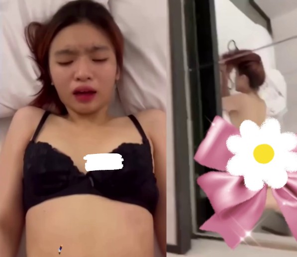 Poster of Dùng sextoy mới khiến bím em sướng tê