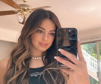 Poster of Em gái Addison Rae nứng bú cu thanh niên siêu hấp dẫn mới nhất