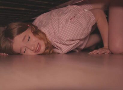 Poster of Em trai Địt chị kế lồn to đang mắc kẹt dưới gầm giường