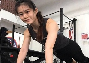 Poster of Livetream Em gái xinh tập gym làm cặc anh zai cương cứng